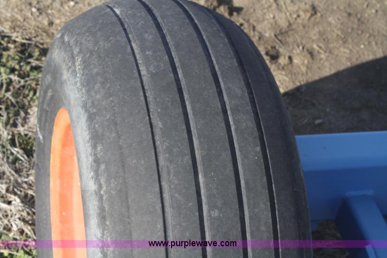 image for item F2990 1,000 gallon anhydrous ammonia tank on running gear