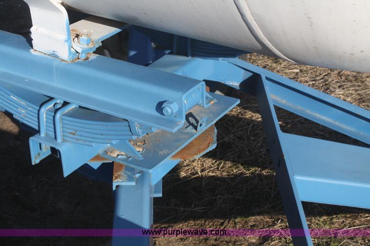 image for item F2990 1,000 gallon anhydrous ammonia tank on running gear