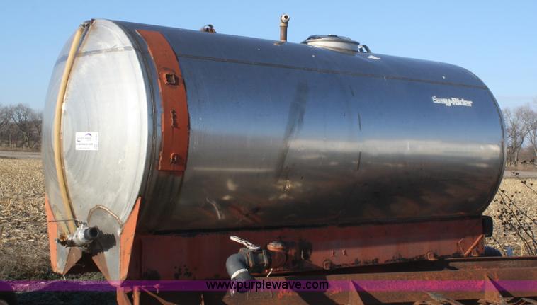 image for item F2991 1,200 gallon stainless steel tank