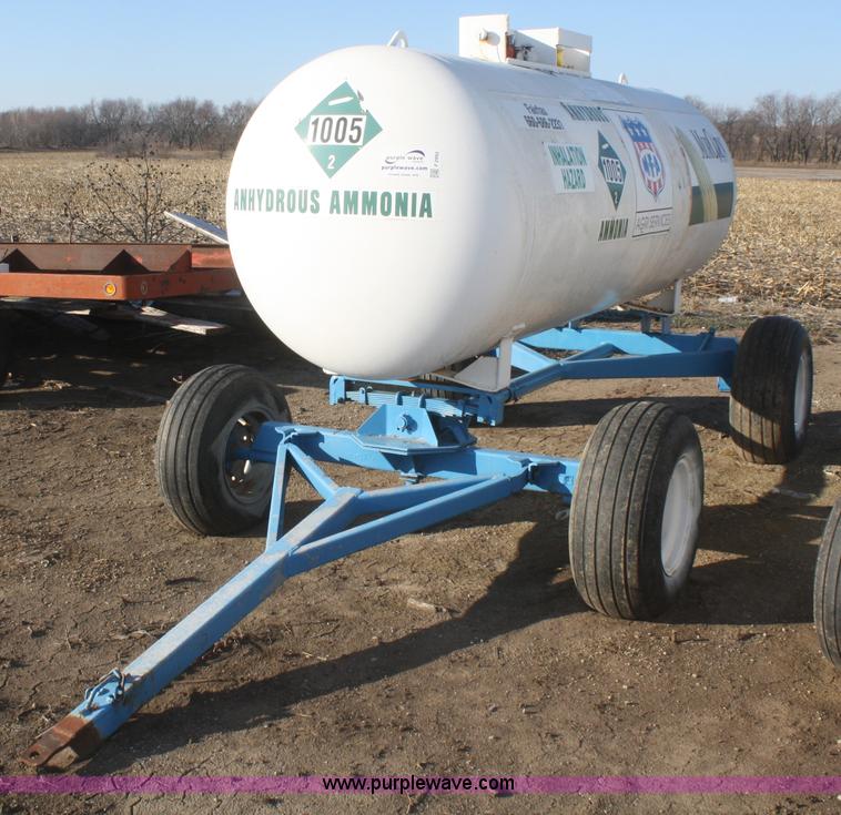 image for item F2992 1,000 gallon anhydrous ammonia tank on running gear