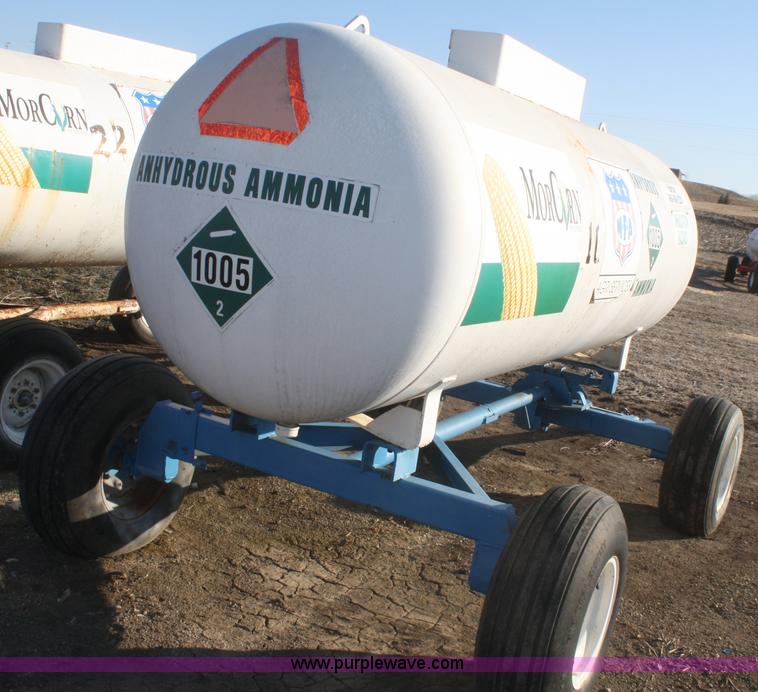 image for item F2992 1,000 gallon anhydrous ammonia tank on running gear