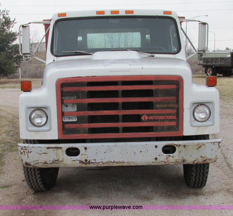 image for item F4714 1988 International 1654 stake bed truck