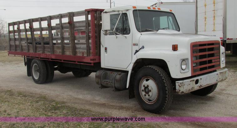 image for item F4714 1988 International 1654 stake bed truck