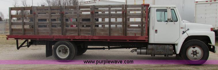 image for item F4714 1988 International 1654 stake bed truck
