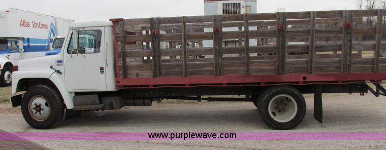 image for item F4714 1988 International 1654 stake bed truck