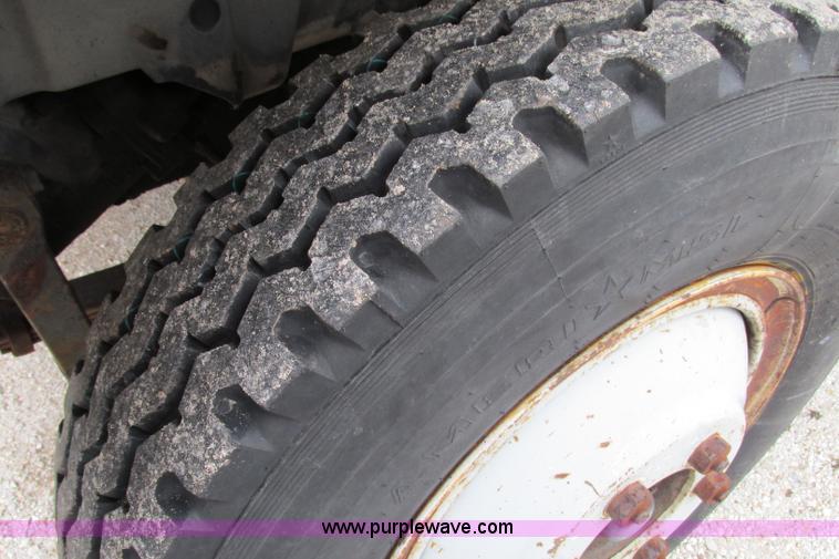 image for item F4714 1988 International 1654 stake bed truck