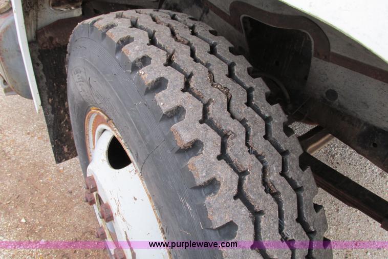 image for item F4714 1988 International 1654 stake bed truck