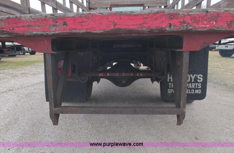 image for item F4714 1988 International 1654 stake bed truck