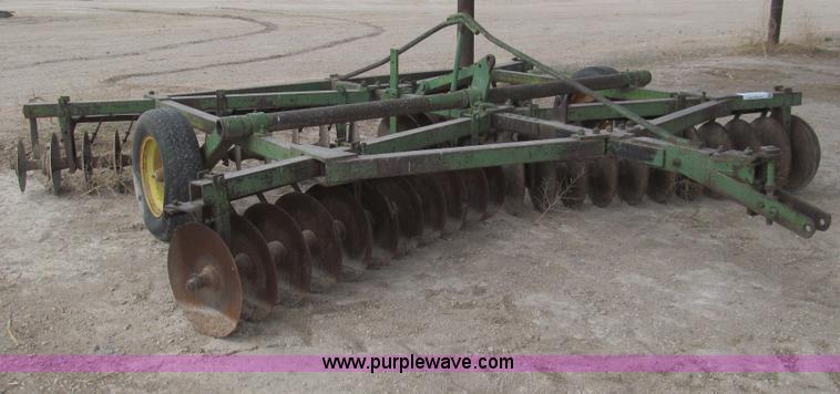 image for item G5647 John Deere 12' tandem disk plow
