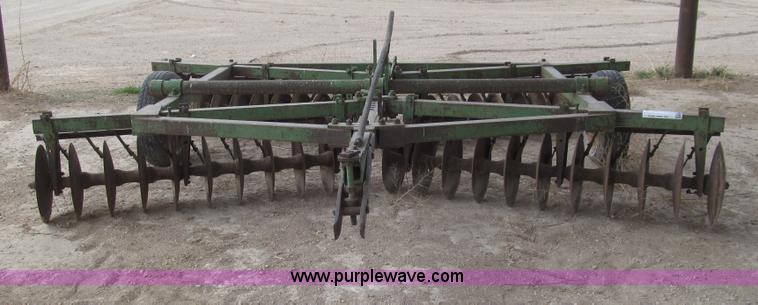 image for item G5647 John Deere 12' tandem disk plow