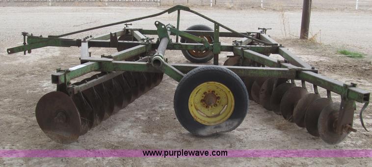 image for item G5647 John Deere 12' tandem disk plow
