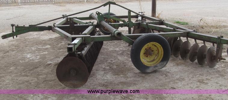 image for item G5647 John Deere 12' tandem disk plow