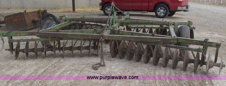 image for item G5647 John Deere 12' tandem disk plow