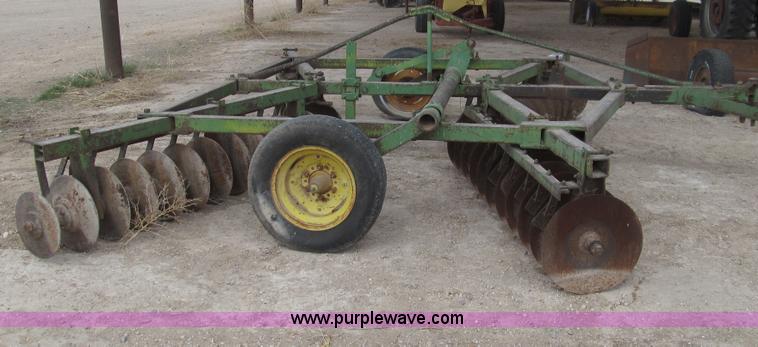 image for item G5647 John Deere 12' tandem disk plow