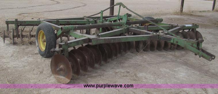 image for item G5647 John Deere 12' tandem disk plow