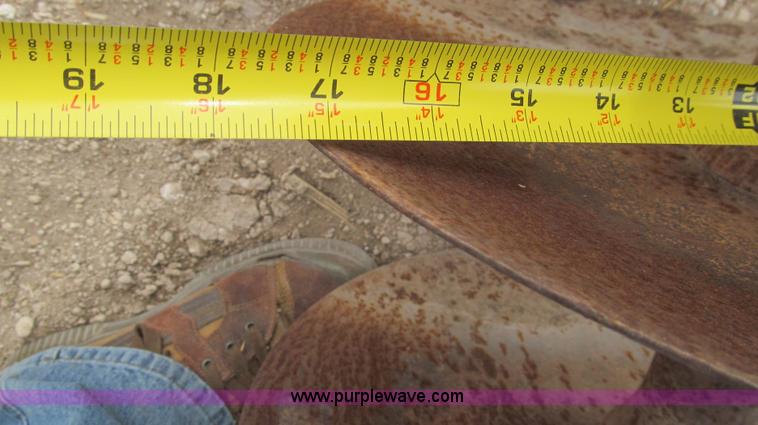 image for item G5647 John Deere 12' tandem disk plow