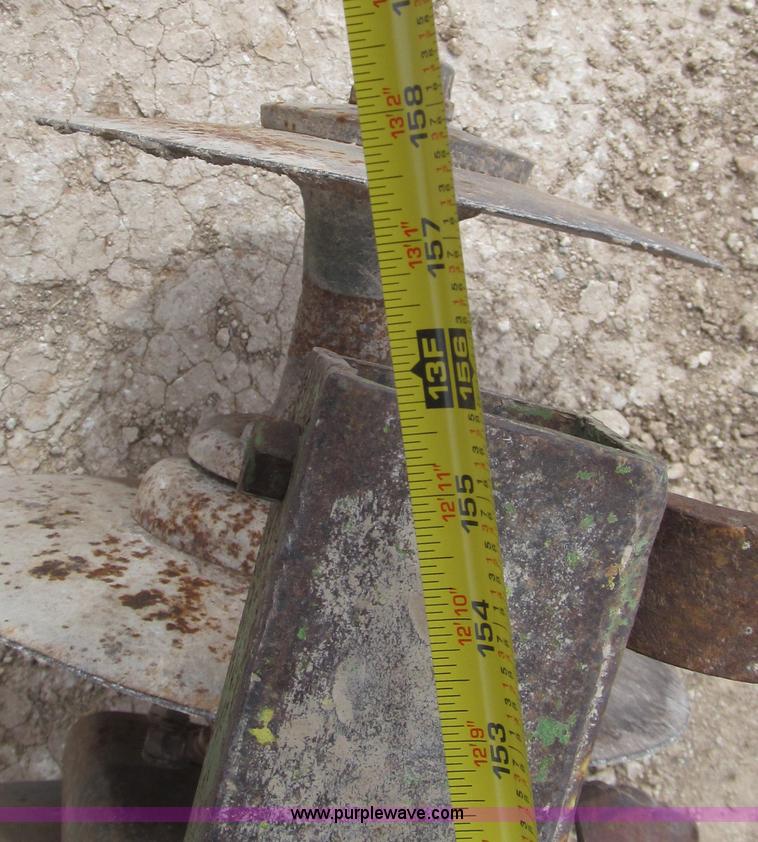 image for item G5647 John Deere 12' tandem disk plow