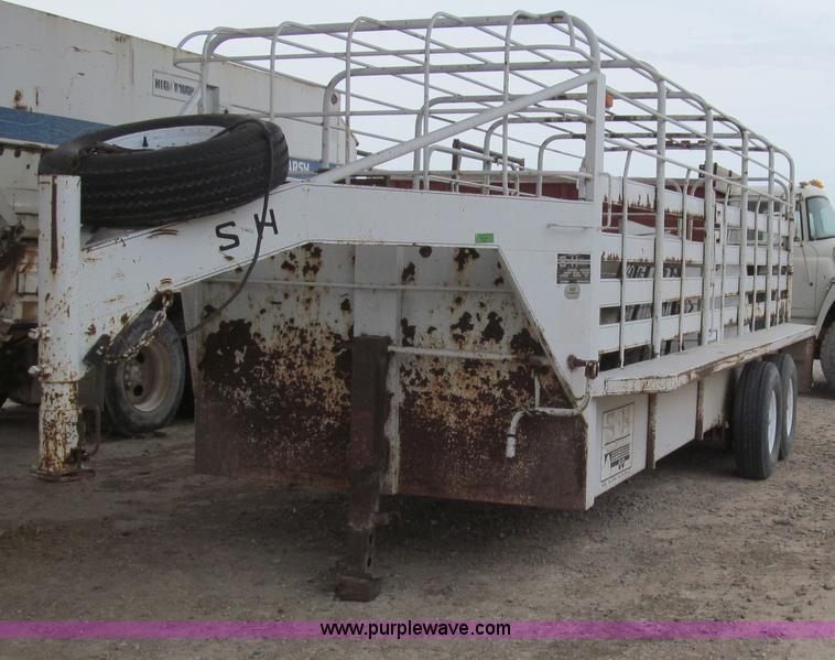 image for item G5650 1994 S&H Cattleman 20' x 6' gooseneck stock trailer
