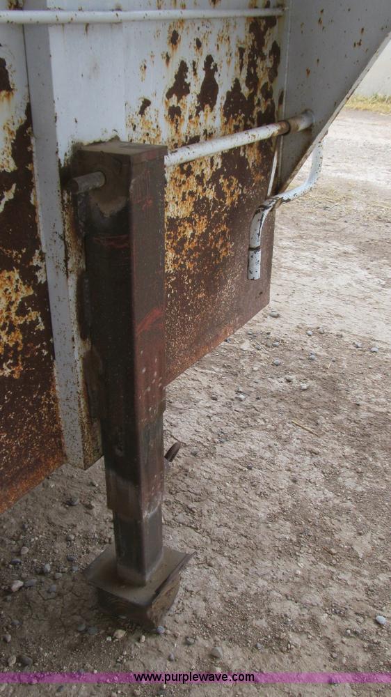 image for item G5650 1994 S&H Cattleman 20' x 6' gooseneck stock trailer