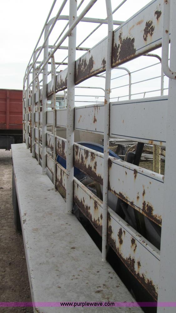image for item G5650 1994 S&H Cattleman 20' x 6' gooseneck stock trailer