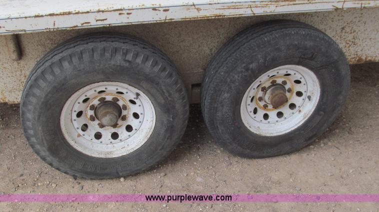 image for item G5650 1994 S&H Cattleman 20' x 6' gooseneck stock trailer