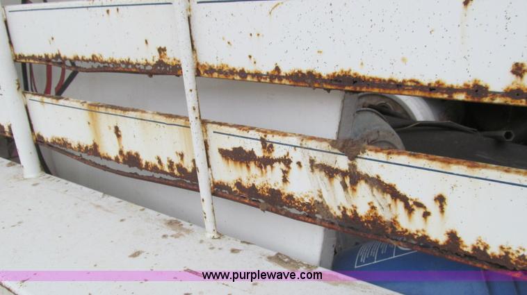 image for item G5650 1994 S&H Cattleman 20' x 6' gooseneck stock trailer