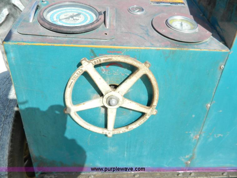 image for item S9231 M&W P-400B dynamometer