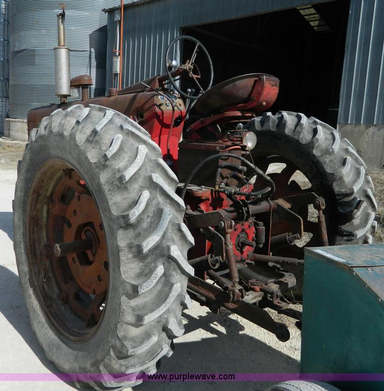 image for item S9232 1955 Farmall 400 row crop tractor
