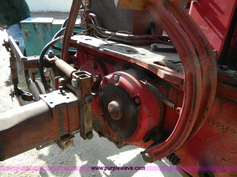 image for item S9232 1955 Farmall 400 row crop tractor