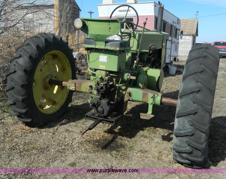 image for item S9235 John Deere 60 tractor