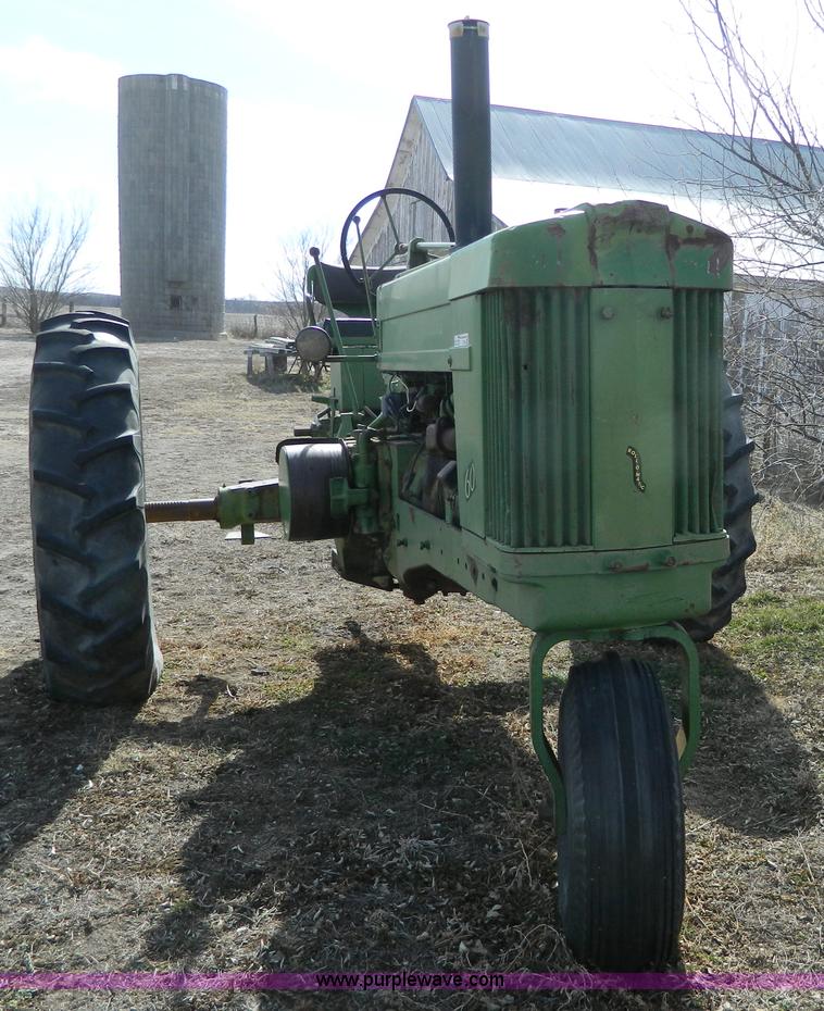 image for item S9235 John Deere 60 tractor