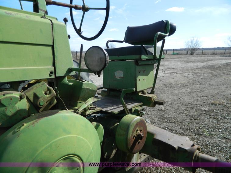 image for item S9235 John Deere 60 tractor