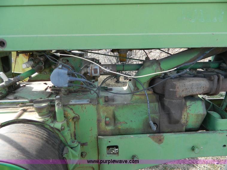image for item S9235 John Deere 60 tractor