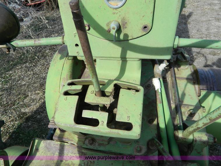 image for item S9235 John Deere 60 tractor