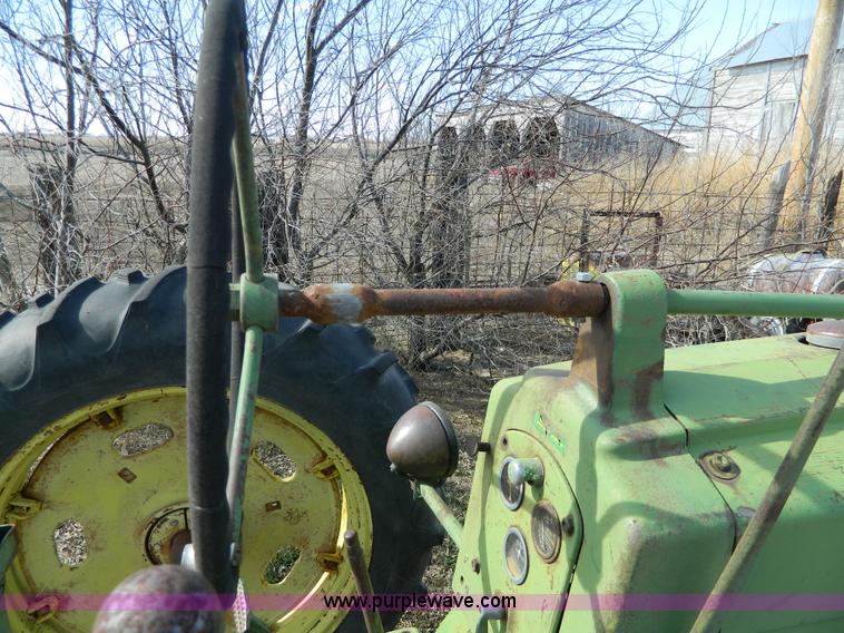 image for item S9235 John Deere 60 tractor