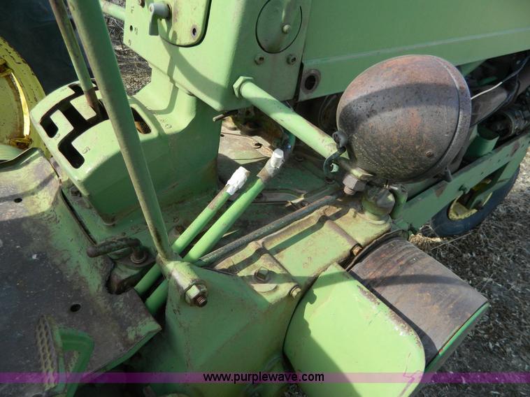 image for item S9235 John Deere 60 tractor