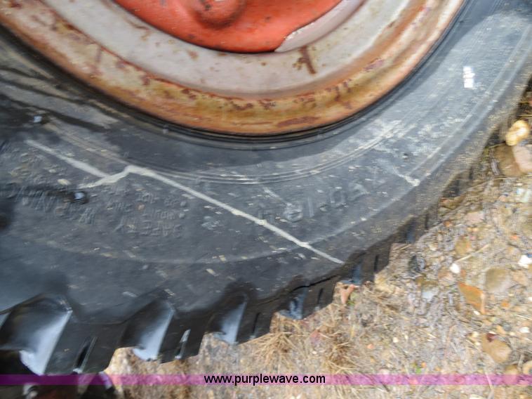 image for item S9541 1969 Massey Fergusen 135 tractor