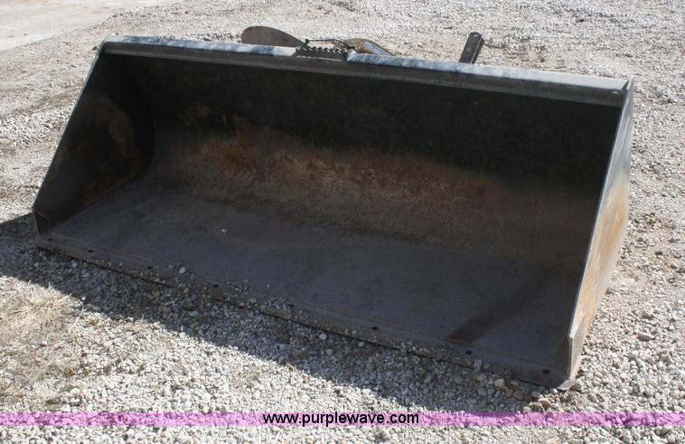image for item V9507 John Deere 84" skid steer bucket