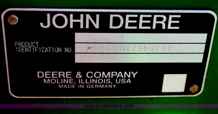 image for item V9512 2001 John Deere 6410 MFWD tractor