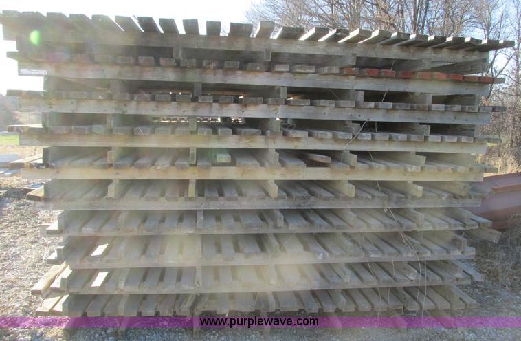 image for item X9827 (27) New Holland stack wagon pallets