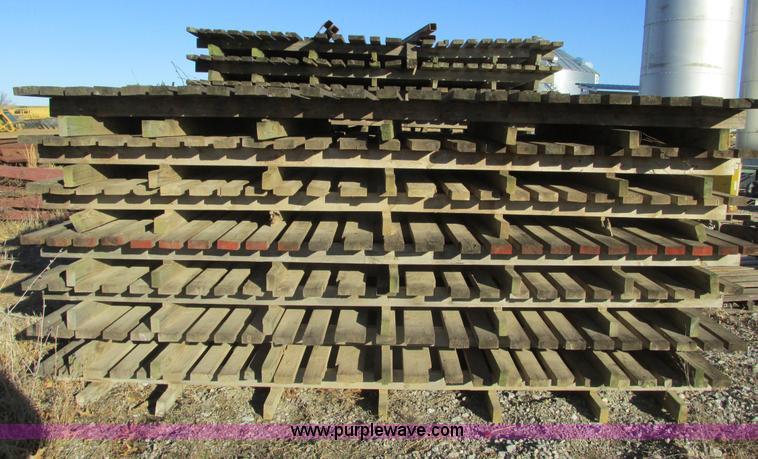 image for item X9827 (27) New Holland stack wagon pallets