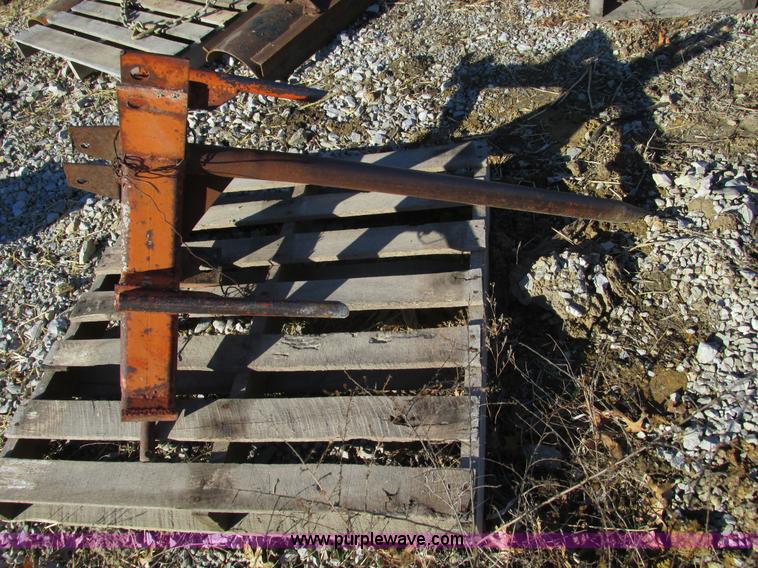 image for item X9835 Bale spike for three point hitch