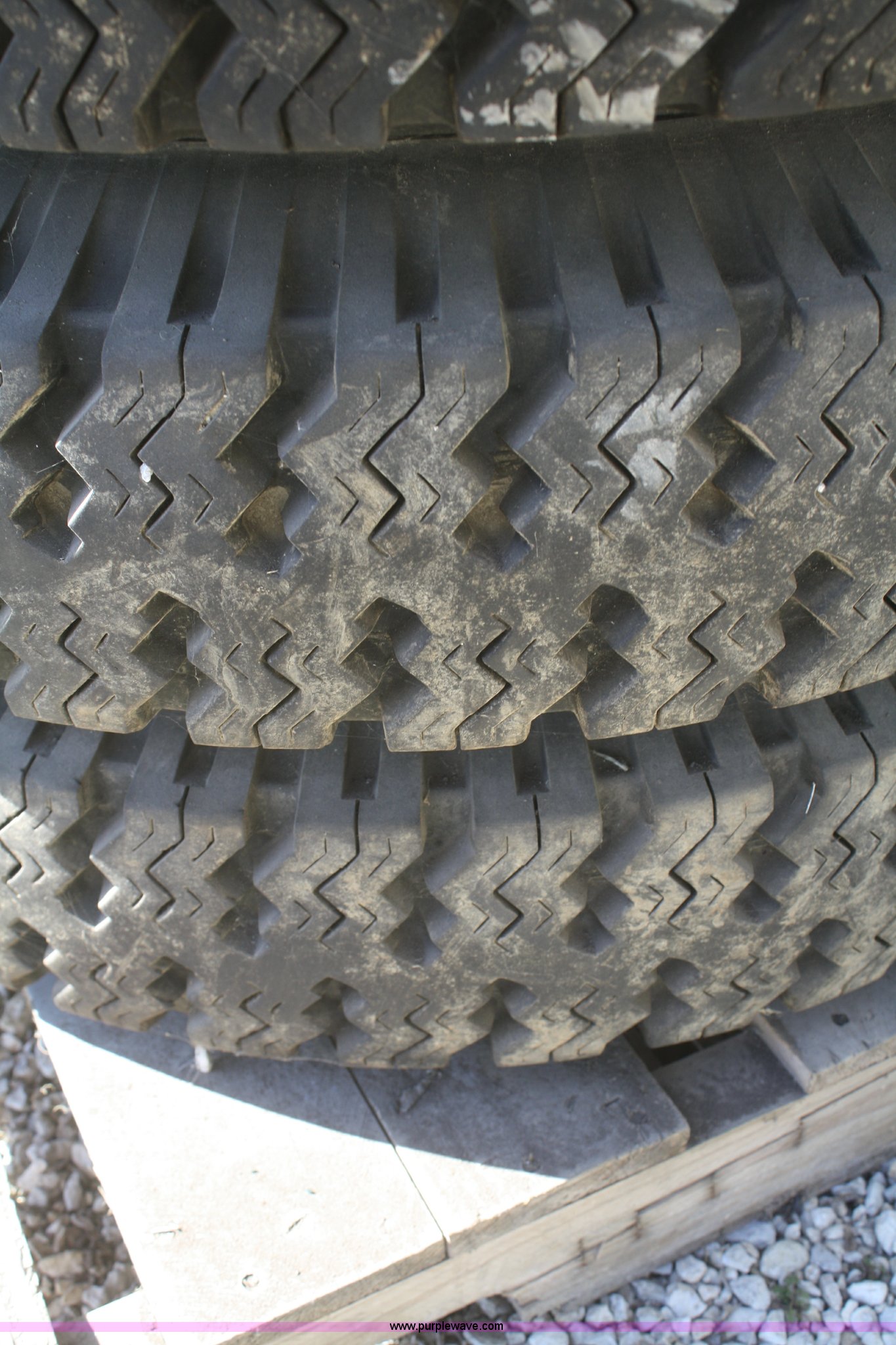(4) 8.2520 tires in Leavenworth, KS Item V9506 sold Purple Wave