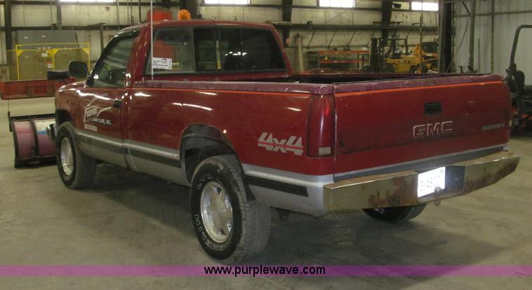 image for item B5360 1988 GMC Sierra K1500 pickup truck