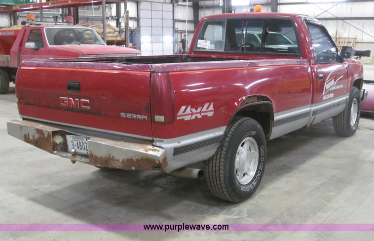 image for item B5360 1988 GMC Sierra K1500 pickup truck