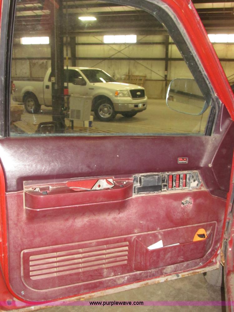 image for item B5360 1988 GMC Sierra K1500 pickup truck