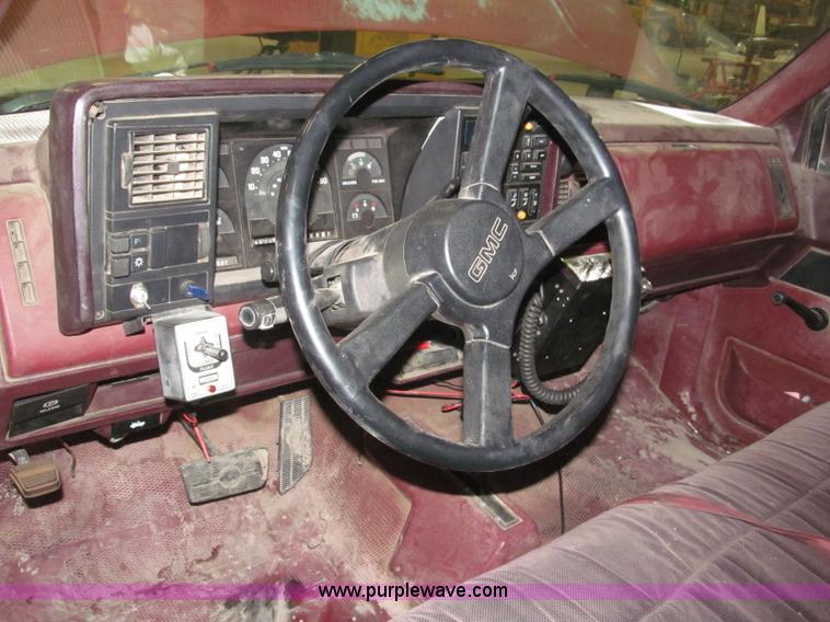 image for item B5360 1988 GMC Sierra K1500 pickup truck
