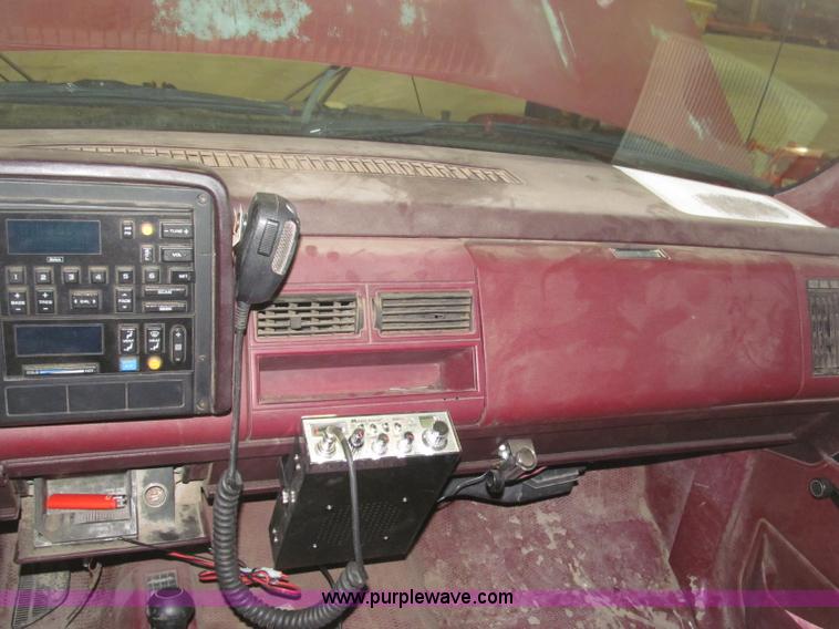 image for item B5360 1988 GMC Sierra K1500 pickup truck