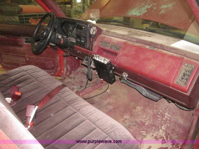 image for item B5360 1988 GMC Sierra K1500 pickup truck