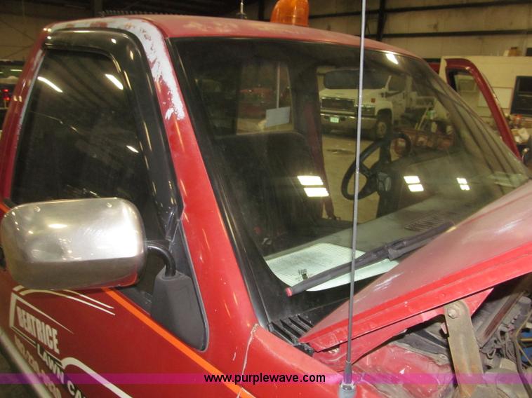 image for item B5360 1988 GMC Sierra K1500 pickup truck